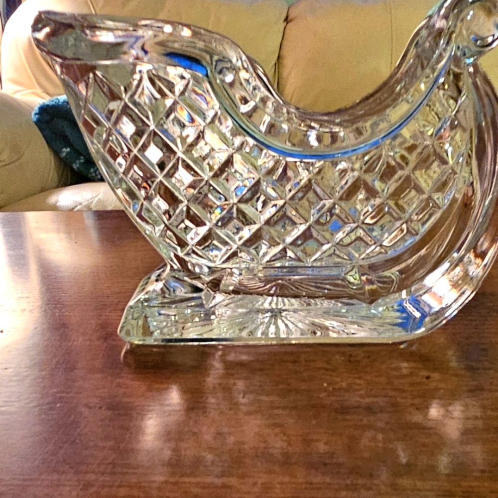 24% lead crystal sleigh. St. George crystal sleigh